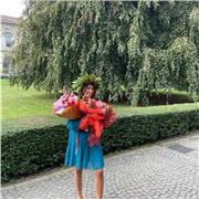 Sono una ragazza di 26 anni laureata in giurisprudenza e praticante avvocato, offro lezioni in vari ambiti del diritto, in presenza (Milano) e online, per studenti universitari con focus su casi reali.